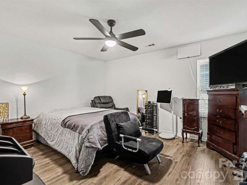 8920 Red Clay Lane, Charlotte, NC 28269.  MLS# CAR4403111, YatesRealty ID 12868. 