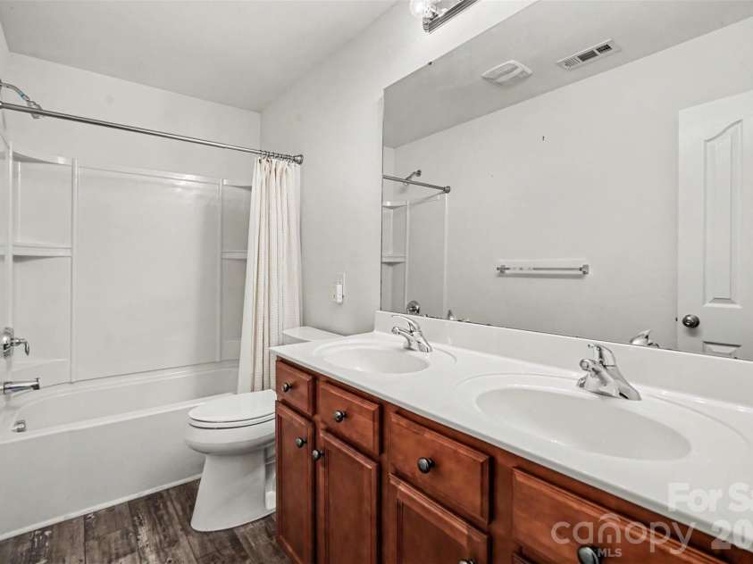 8920 Red Clay Lane, Charlotte, NC 28269.  MLS# CAR4403111, YatesRealty ID 12868. 