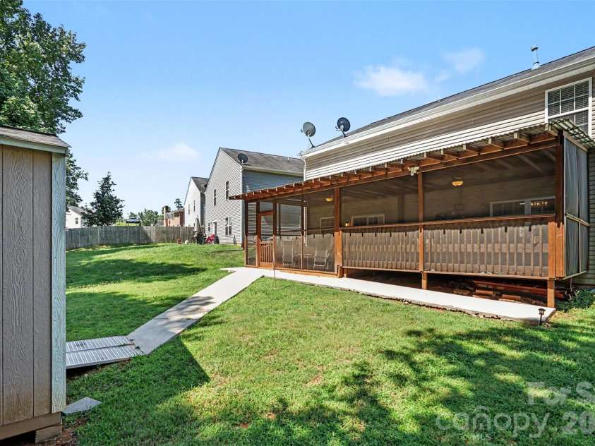 8920 Red Clay Lane, Charlotte, NC 28269.  MLS# CAR4403111, YatesRealty ID 12868. 