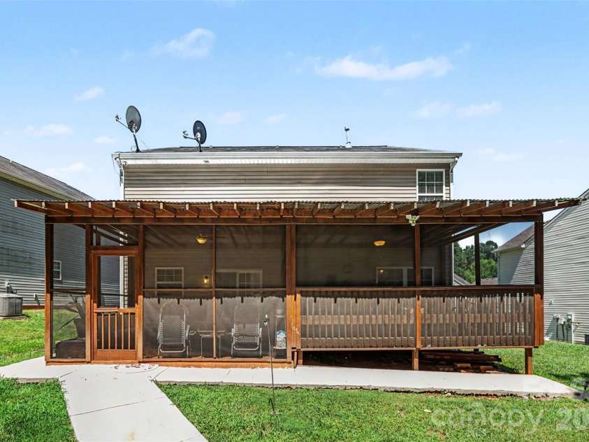 8920 Red Clay Lane, Charlotte, NC 28269.  MLS# CAR4403111, YatesRealty ID 12868. 