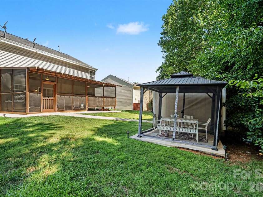 8920 Red Clay Lane, Charlotte, NC 28269.  MLS# CAR4403111, YatesRealty ID 12868. 