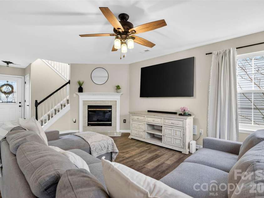 8704 Laurel Run Drive, Charlotte, NC 28269.  MLS# CAR4351179, YatesRealty ID 12869. 