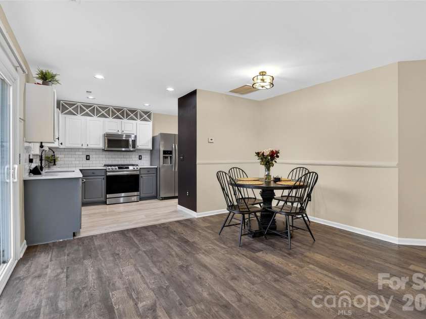 8704 Laurel Run Drive, Charlotte, NC 28269.  MLS# CAR4351179, YatesRealty ID 12869. 