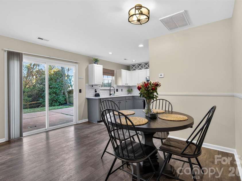 8704 Laurel Run Drive, Charlotte, NC 28269.  MLS# CAR4351179, YatesRealty ID 12869. 