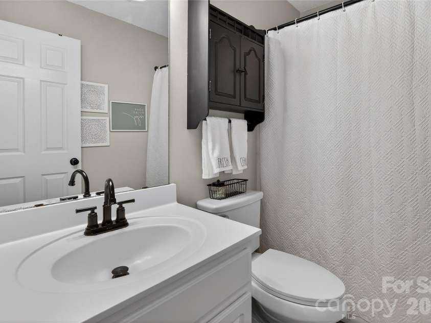 8704 Laurel Run Drive, Charlotte, NC 28269.  MLS# CAR4351179, YatesRealty ID 12869. 