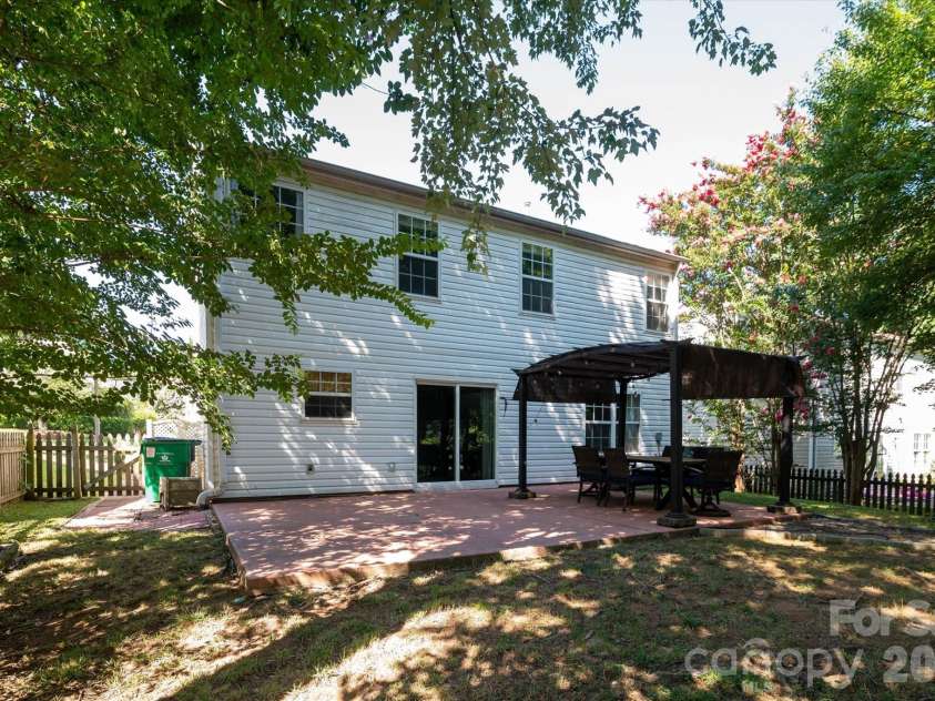 8704 Laurel Run Drive, Charlotte, NC 28269.  MLS# CAR4351179, YatesRealty ID 12869. 
