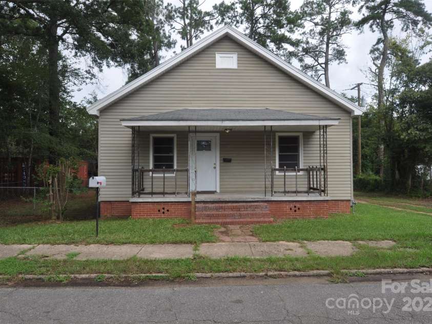 510 Gage Street, Chester, SC 29706.  MLS# CAR4292282, YatesRealty ID 1287. 