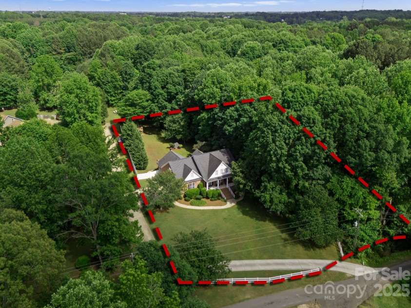 328 Whippoorwill Road, Mooresville, NC 28117.  MLS# CAR4285681, YatesRealty ID 12870. 