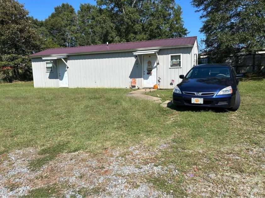 181 Sandy Hill Drive, Forest City, NC 28043.  MLS# CAR4365160, YatesRealty ID 12871. 