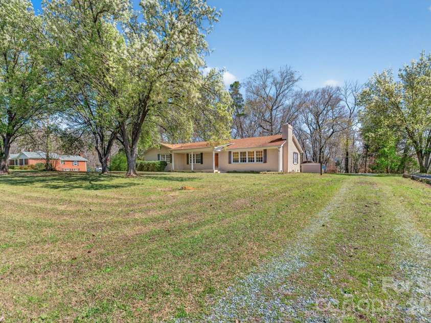 10117 Lancaster Highway, Waxhaw, NC 28173.  MLS# CAR4366573, YatesRealty ID 12872. 