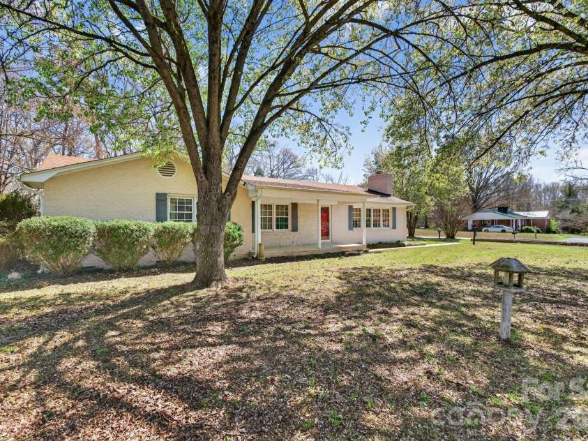 10117 Lancaster Highway, Waxhaw, NC 28173.  MLS# CAR4366573, YatesRealty ID 12872. 