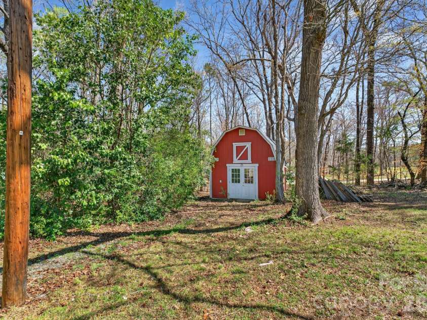 10117 Lancaster Highway, Waxhaw, NC 28173.  MLS# CAR4366573, YatesRealty ID 12872. 