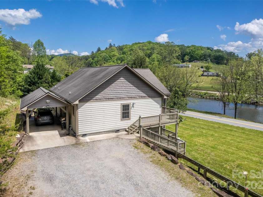 980 South River Road, Sylva, NC 28779.  MLS# CAR4256490, YatesRealty ID 12872. 