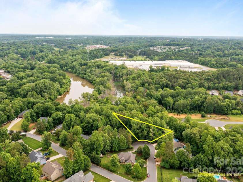 2601 Greenmont Circle, Belmont, NC 28012.  MLS# CAR4256425, YatesRealty ID 12873. 