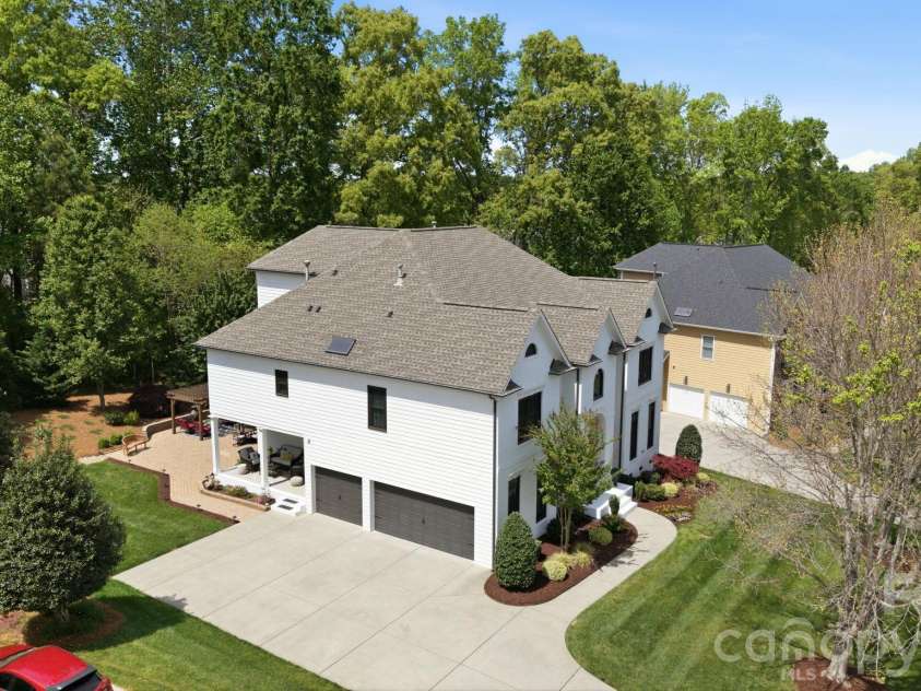 26211 Camden Woods Drive, Fort Mill, SC 29707.  MLS# CAR4368420, YatesRealty ID 12874. 