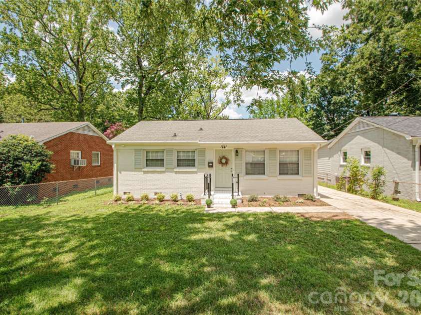 1741 Dallas Avenue, Charlotte, NC 28205.  MLS# CAR4320346, YatesRealty ID 12875. 
