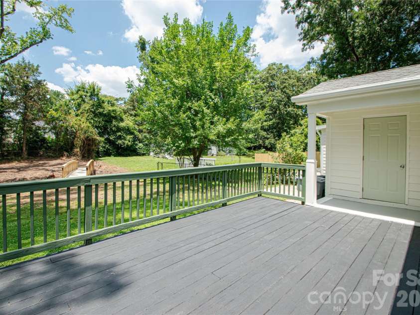 1741 Dallas Avenue, Charlotte, NC 28205.  MLS# CAR4320346, YatesRealty ID 12875. 