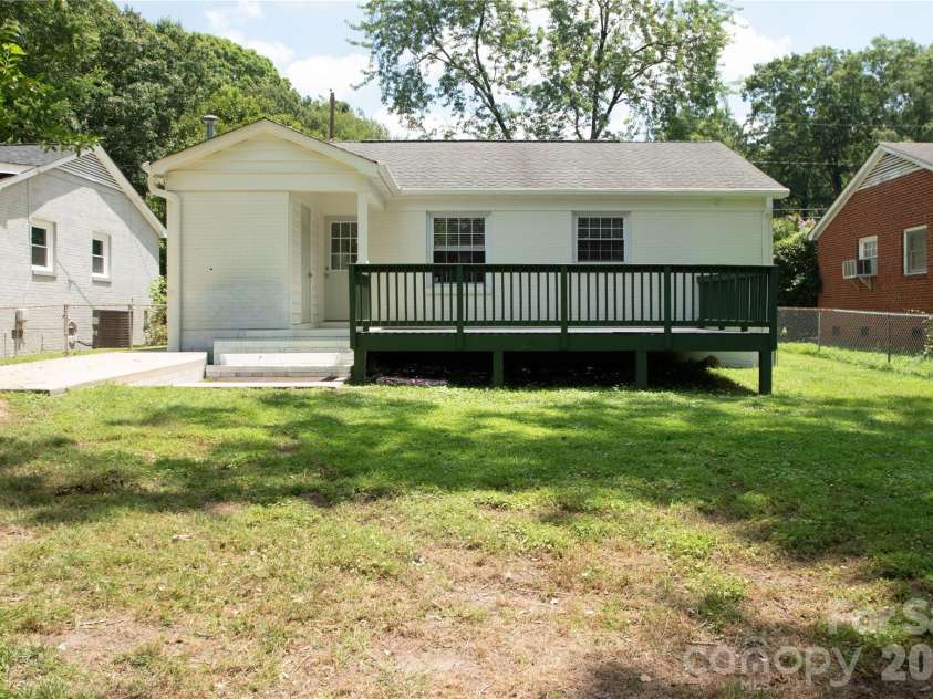 1741 Dallas Avenue, Charlotte, NC 28205.  MLS# CAR4320346, YatesRealty ID 12875. 