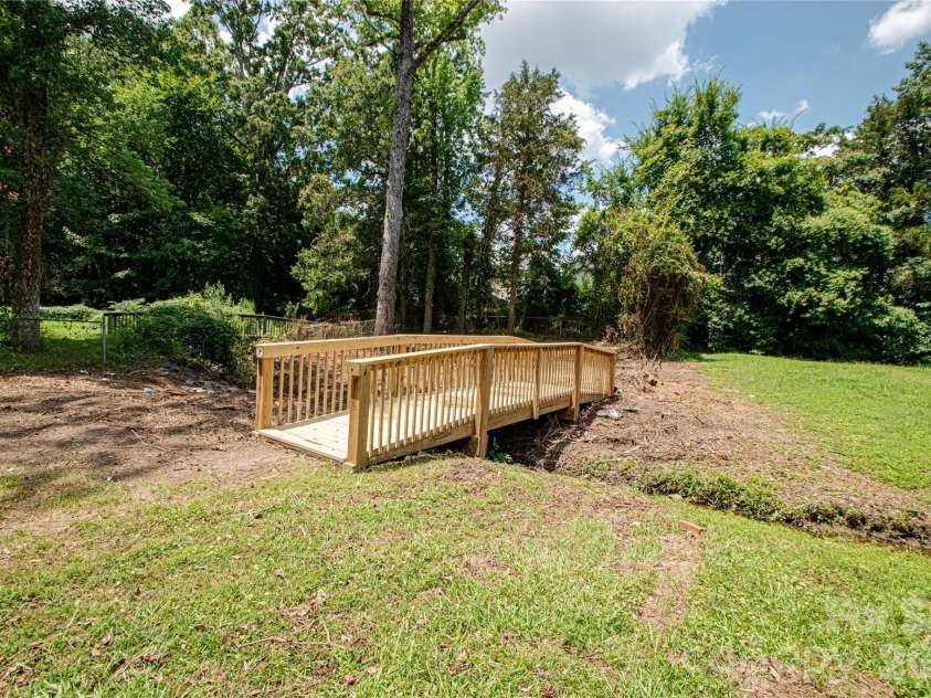 1741 Dallas Avenue, Charlotte, NC 28205.  MLS# CAR4320346, YatesRealty ID 12875. 