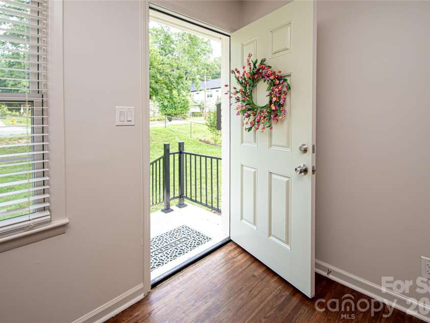 1741 Dallas Avenue, Charlotte, NC 28205.  MLS# CAR4320346, YatesRealty ID 12875. 