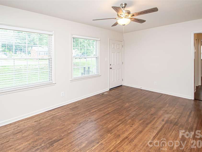 1741 Dallas Avenue, Charlotte, NC 28205.  MLS# CAR4320346, YatesRealty ID 12875. 