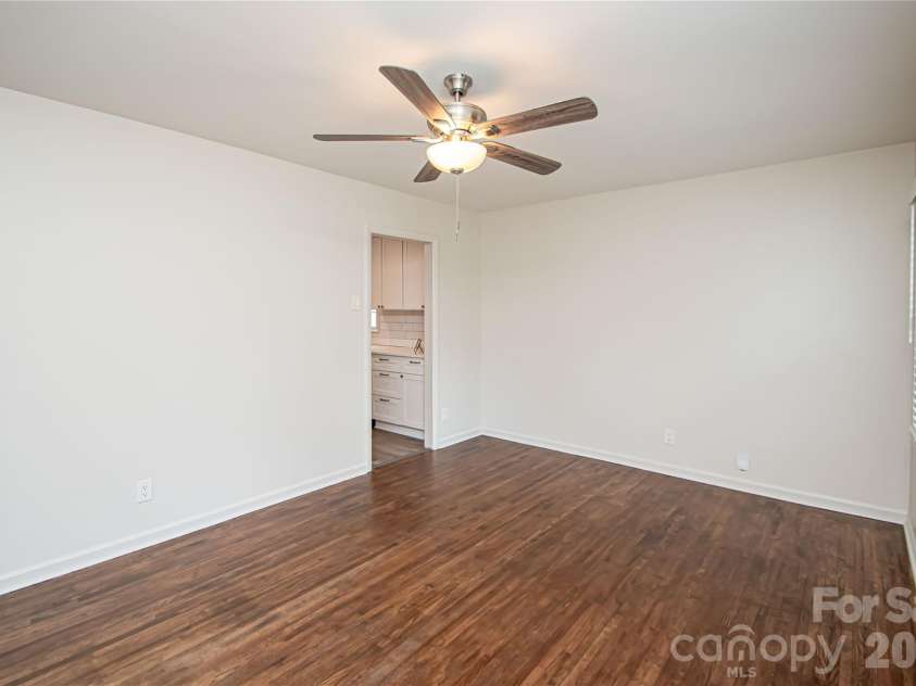 1741 Dallas Avenue, Charlotte, NC 28205.  MLS# CAR4320346, YatesRealty ID 12875. 