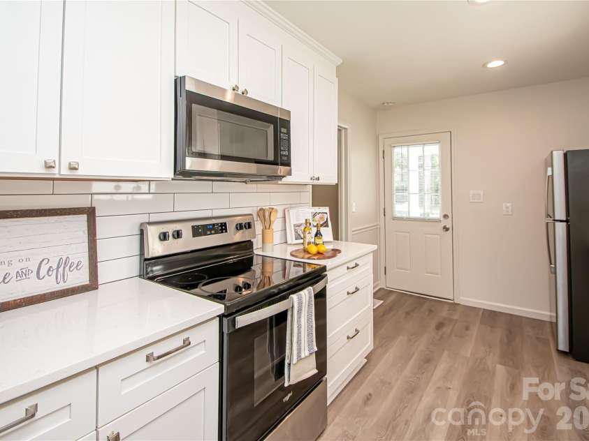 1741 Dallas Avenue, Charlotte, NC 28205.  MLS# CAR4320346, YatesRealty ID 12875. 