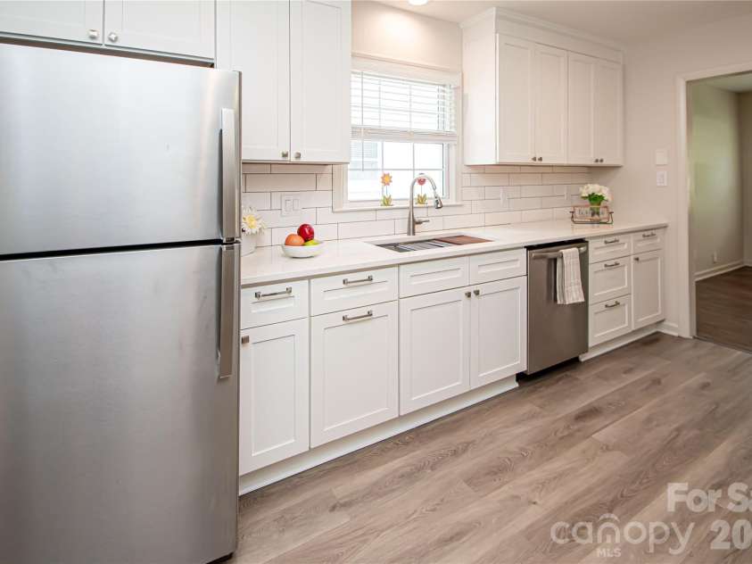 1741 Dallas Avenue, Charlotte, NC 28205.  MLS# CAR4320346, YatesRealty ID 12875. 