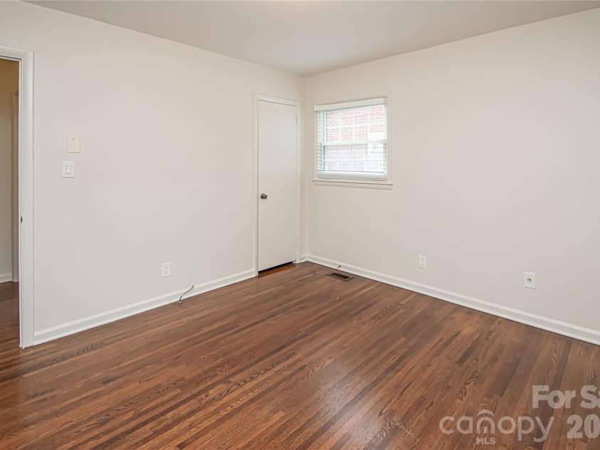 1741 Dallas Avenue, Charlotte, NC 28205.  MLS# CAR4320346, YatesRealty ID 12875. 