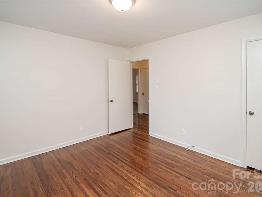 1741 Dallas Avenue, Charlotte, NC 28205.  MLS# CAR4320346, YatesRealty ID 12875. 