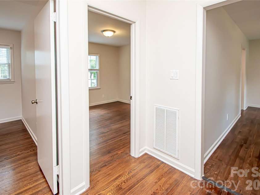 1741 Dallas Avenue, Charlotte, NC 28205.  MLS# CAR4320346, YatesRealty ID 12875. 
