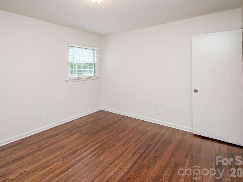 1741 Dallas Avenue, Charlotte, NC 28205.  MLS# CAR4320346, YatesRealty ID 12875. 