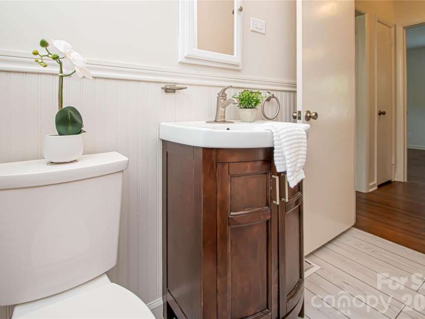 1741 Dallas Avenue, Charlotte, NC 28205.  MLS# CAR4320346, YatesRealty ID 12875. 