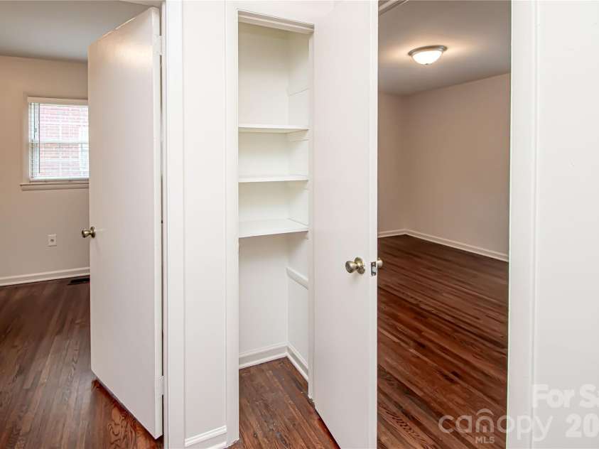 1741 Dallas Avenue, Charlotte, NC 28205.  MLS# CAR4320346, YatesRealty ID 12875. 