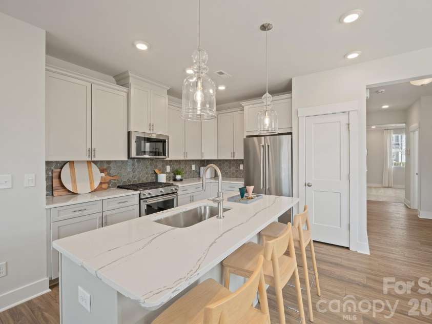 9721 Munsing Drive, Charlotte, NC 28269.  MLS# CAR4357929, YatesRealty ID 12879. 
