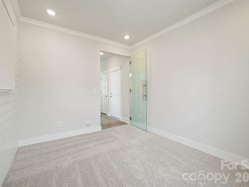 9721 Munsing Drive, Charlotte, NC 28269.  MLS# CAR4357929, YatesRealty ID 12879. 