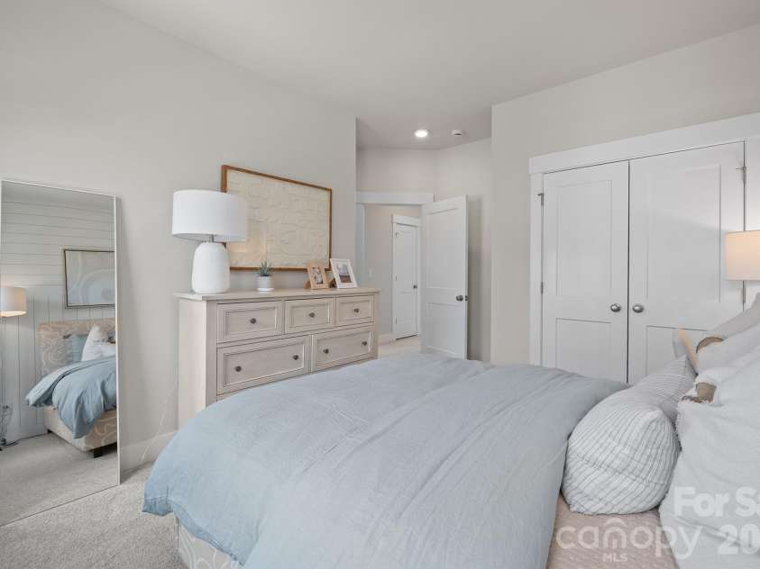 9721 Munsing Drive, Charlotte, NC 28269.  MLS# CAR4357929, YatesRealty ID 12879. 