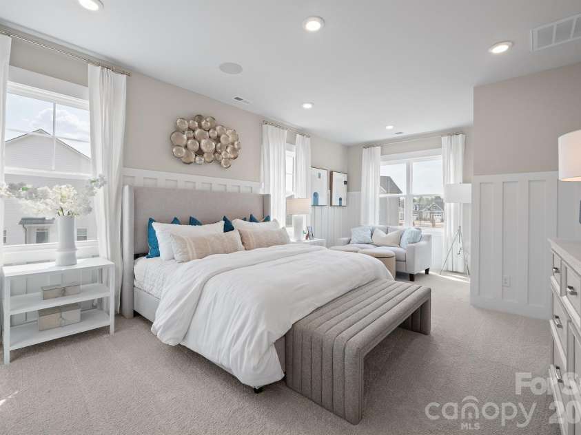 9721 Munsing Drive, Charlotte, NC 28269.  MLS# CAR4357929, YatesRealty ID 12879. 