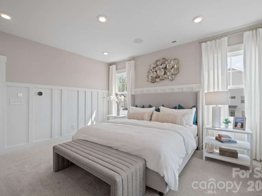 9721 Munsing Drive, Charlotte, NC 28269.  MLS# CAR4357929, YatesRealty ID 12879. 