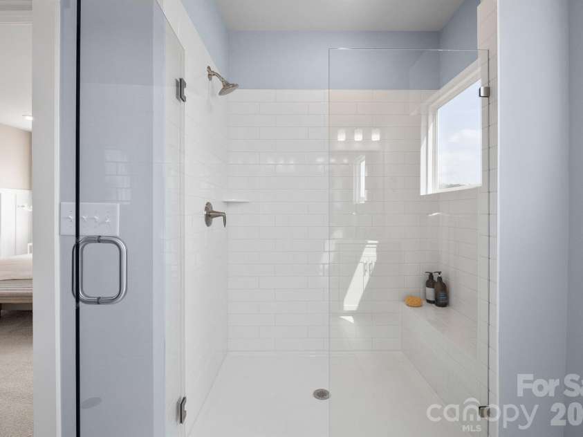 9721 Munsing Drive, Charlotte, NC 28269.  MLS# CAR4357929, YatesRealty ID 12879. 