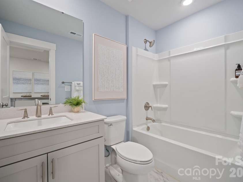 9721 Munsing Drive, Charlotte, NC 28269.  MLS# CAR4357929, YatesRealty ID 12879. 