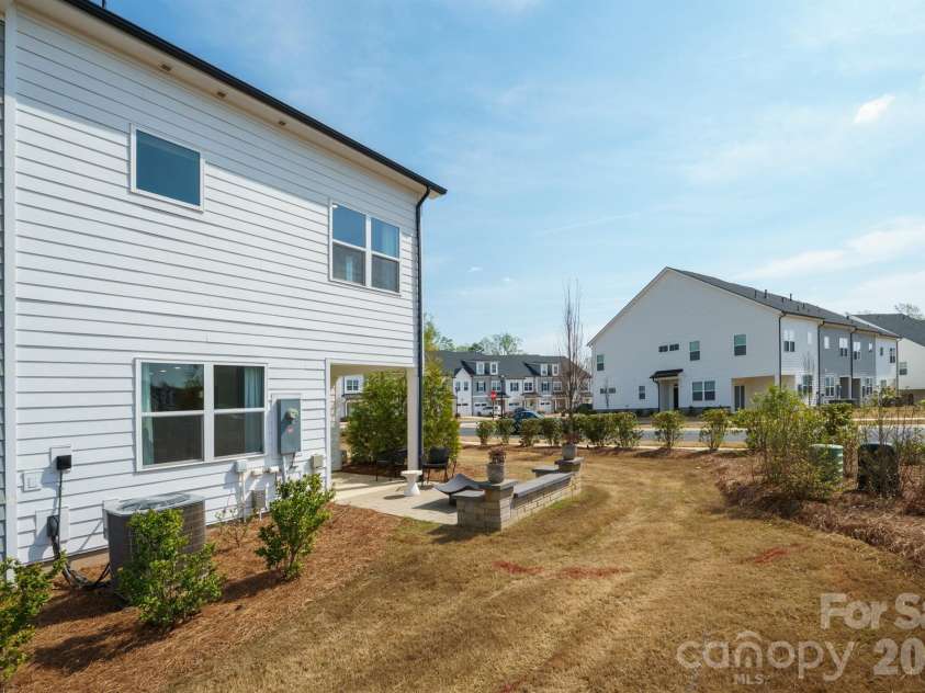 9721 Munsing Drive, Charlotte, NC 28269.  MLS# CAR4357929, YatesRealty ID 12879. 