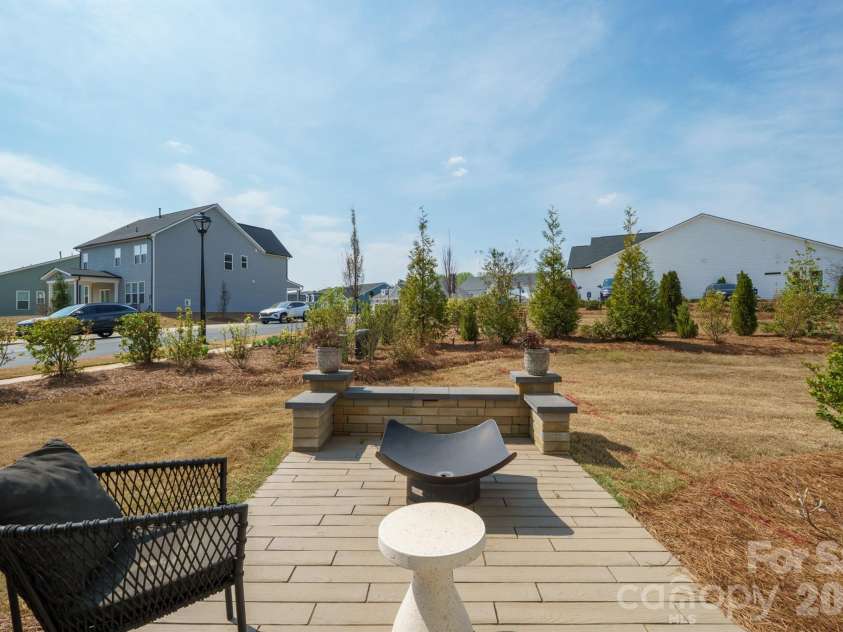 9721 Munsing Drive, Charlotte, NC 28269.  MLS# CAR4357929, YatesRealty ID 12879. 