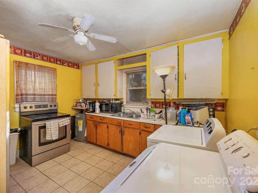 2740 Dogwood Avenue, Charlotte, NC 28206.  MLS# CAR4122087, YatesRealty ID 1288. 