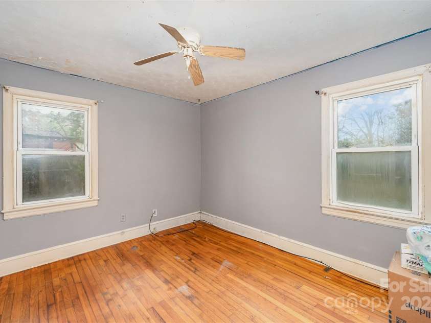 2740 Dogwood Avenue, Charlotte, NC 28206.  MLS# CAR4122087, YatesRealty ID 1288. 