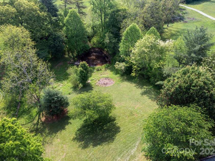 1572 Alexander Road, Leicester, NC 28748.  MLS# CAR4252081, YatesRealty ID 12882. Mature Landscaping