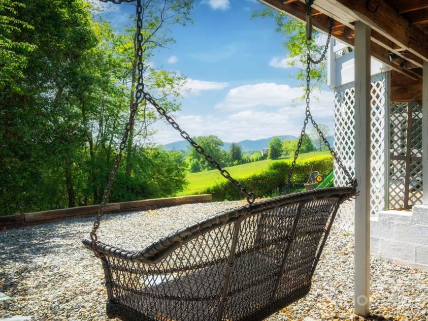 1572 Alexander Road, Leicester, NC 28748.  MLS# CAR4252081, YatesRealty ID 12882. Multiple sitting areas