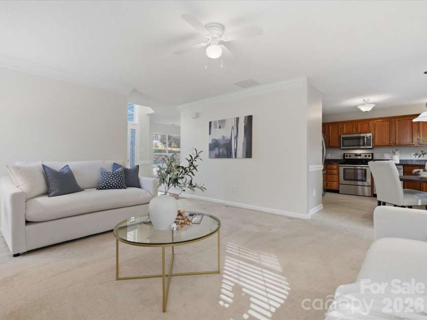 3129 Crescent Knoll Drive, Matthews, NC 28105.  MLS# CAR4367980, YatesRealty ID 12882. 