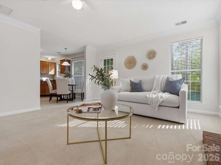3129 Crescent Knoll Drive, Matthews, NC 28105.  MLS# CAR4367980, YatesRealty ID 12882. 
