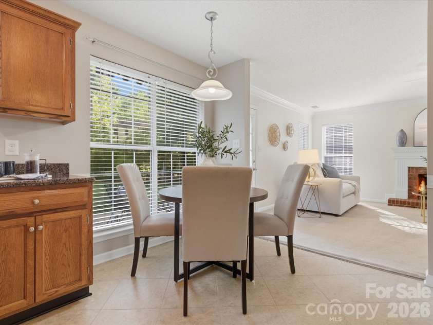 3129 Crescent Knoll Drive, Matthews, NC 28105.  MLS# CAR4367980, YatesRealty ID 12882. 